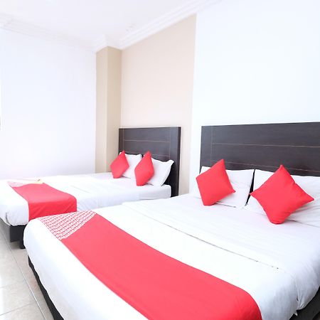 Oyo 717 Mr J Hotel Wakaf Che Yeh 2 Ngoại thất bức ảnh