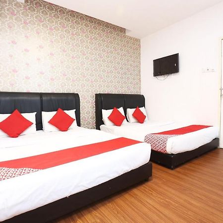 Oyo 717 Mr J Hotel Wakaf Che Yeh 2 Ngoại thất bức ảnh