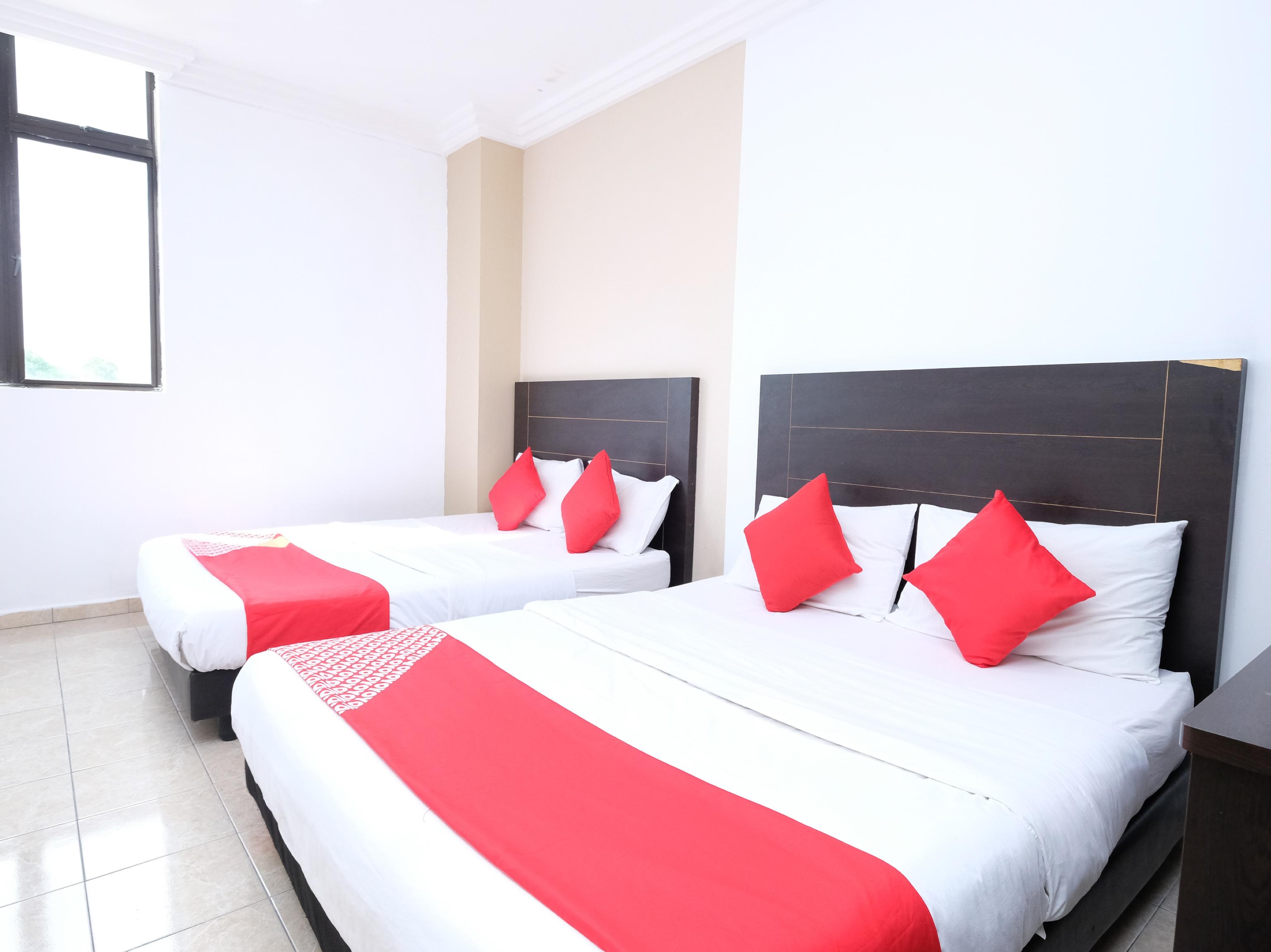 Oyo 717 Mr J Hotel Wakaf Che Yeh 2 Ngoại thất bức ảnh