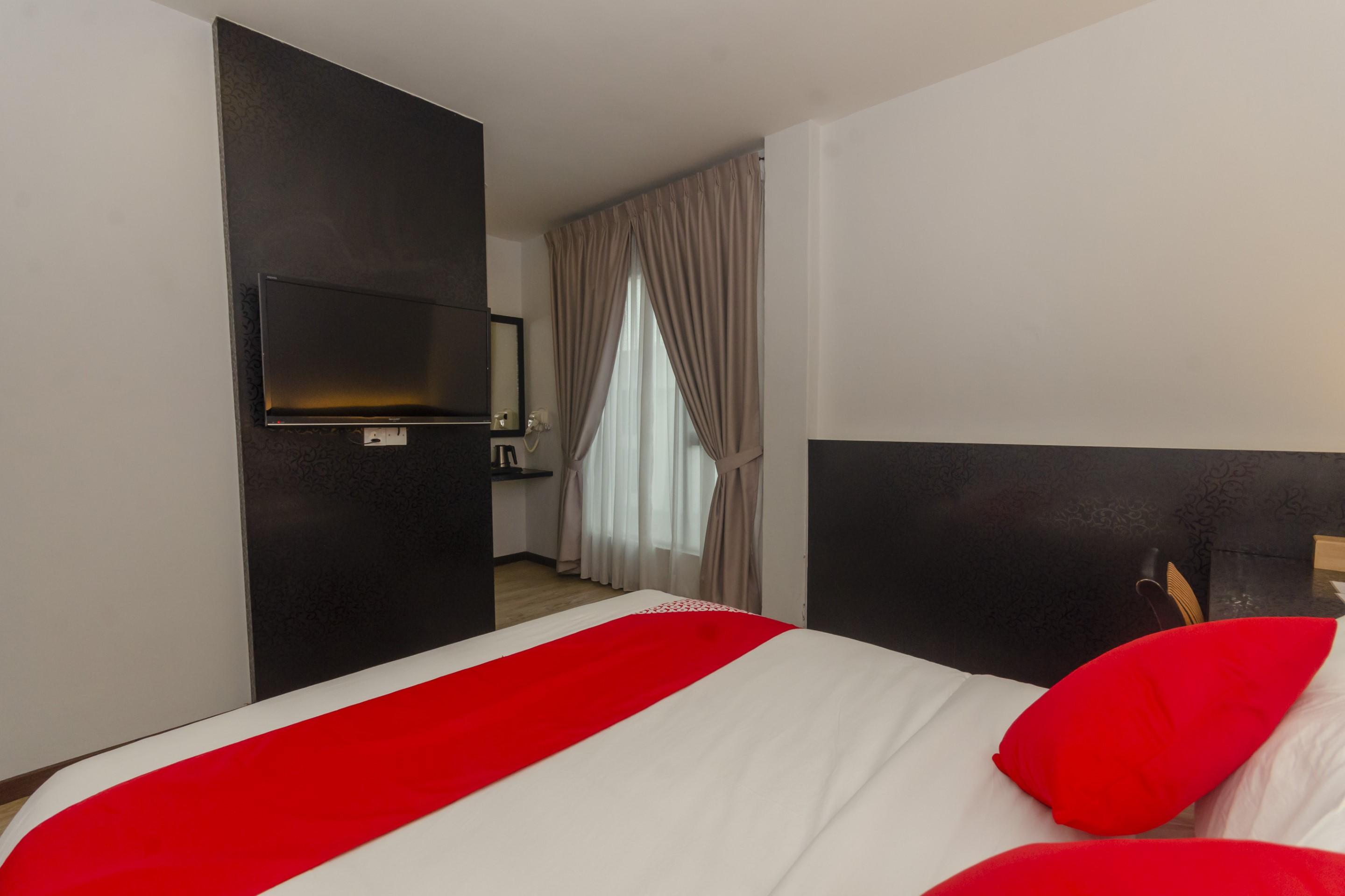 Oyo 717 Mr J Hotel Wakaf Che Yeh 2 Ngoại thất bức ảnh