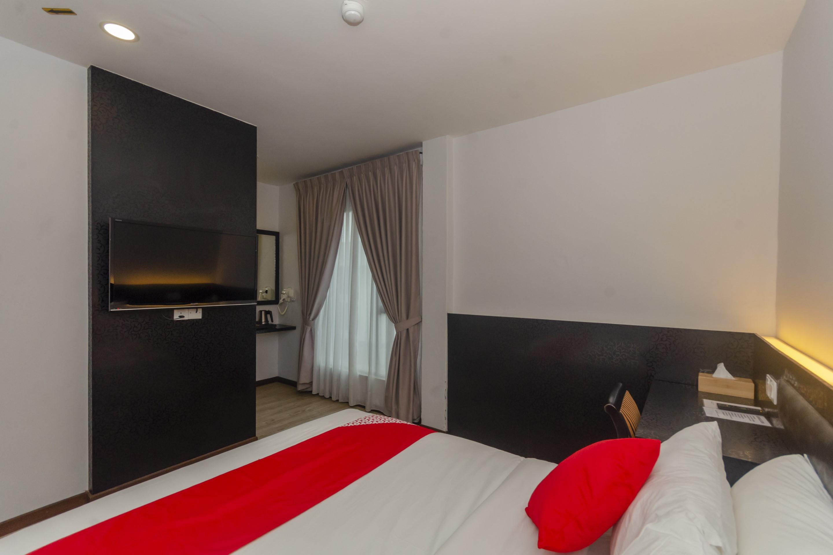 Oyo 717 Mr J Hotel Wakaf Che Yeh 2 Ngoại thất bức ảnh