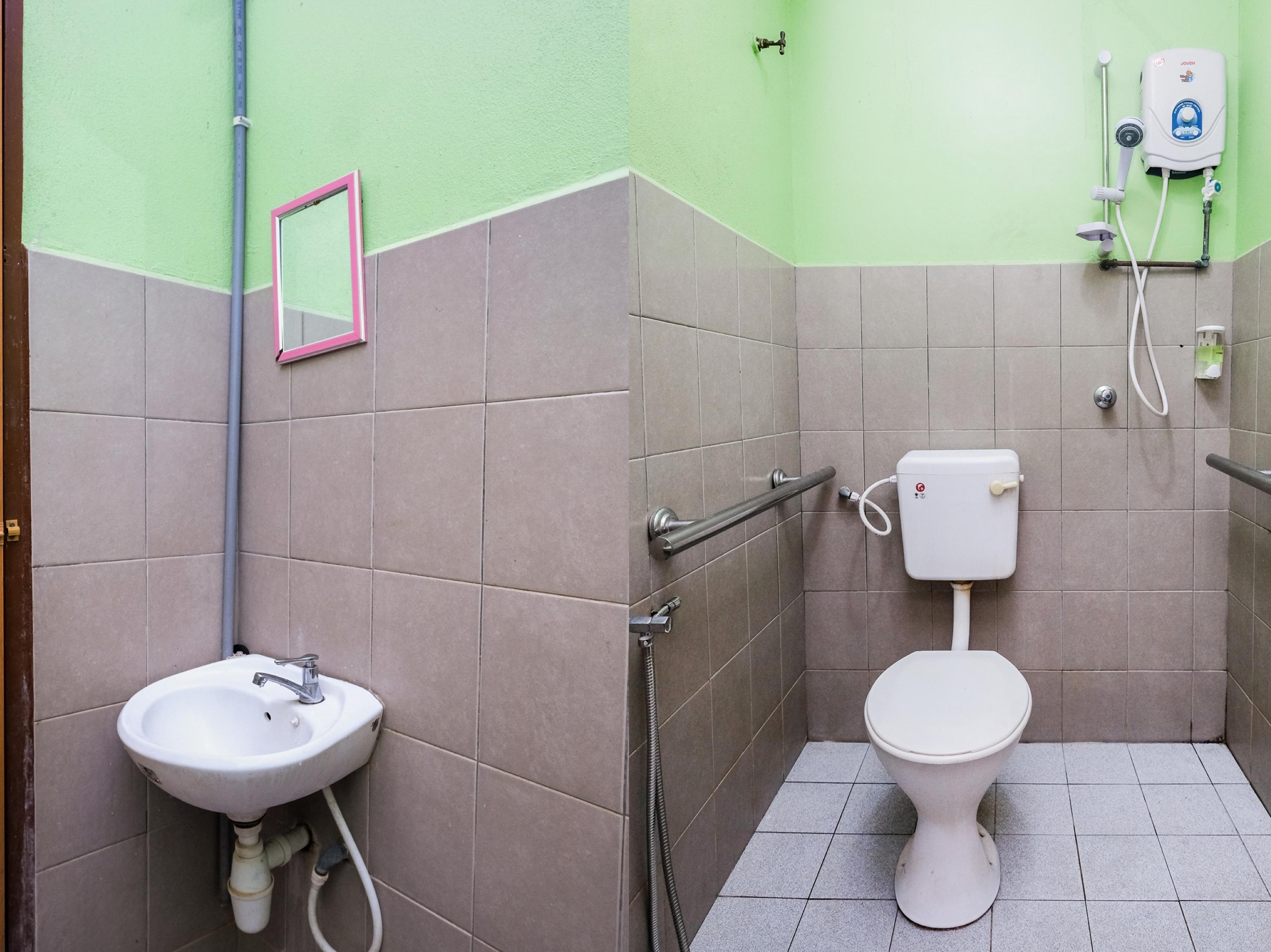 Oyo 717 Mr J Hotel Wakaf Che Yeh 2 Ngoại thất bức ảnh