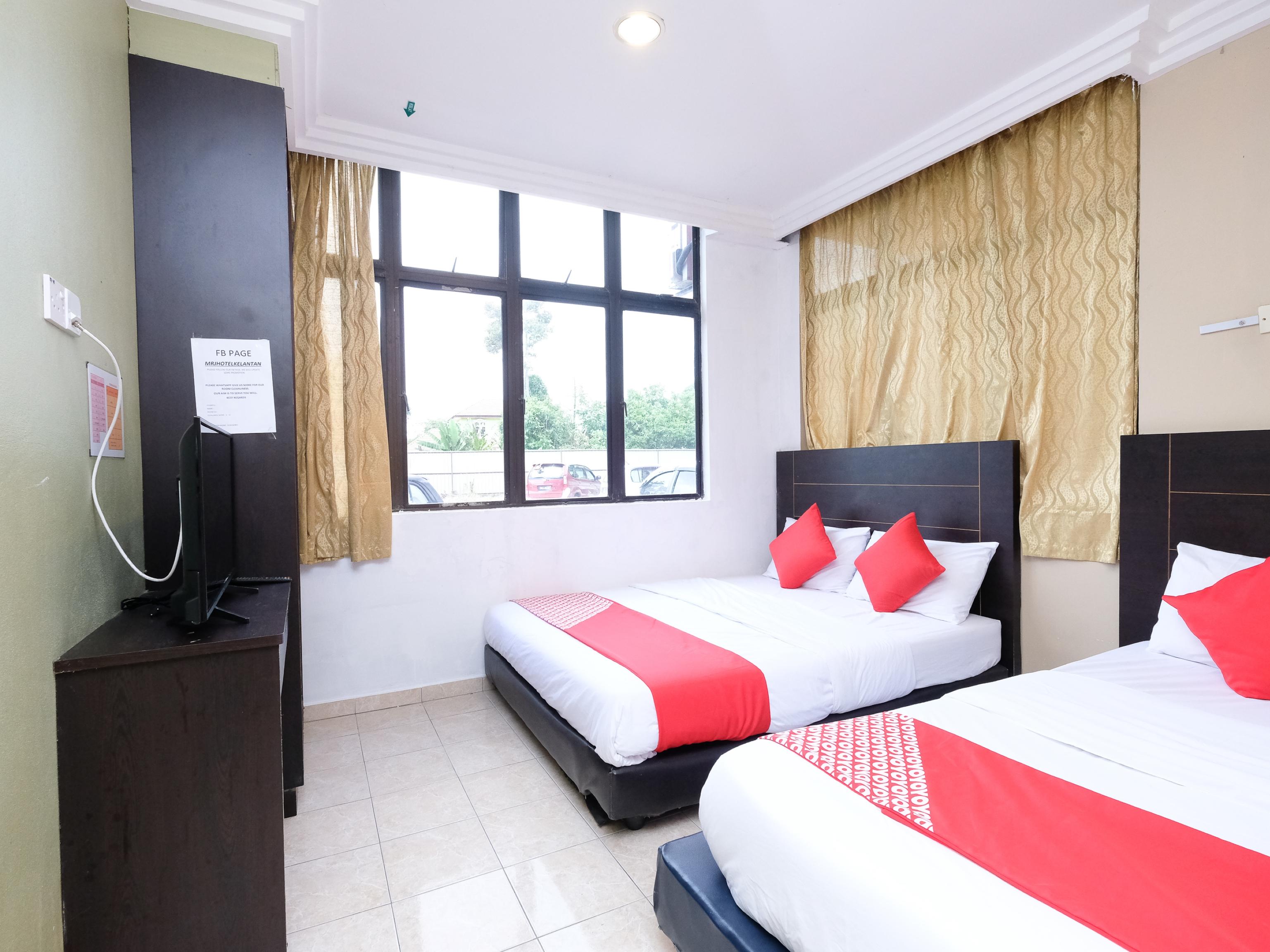 Oyo 717 Mr J Hotel Wakaf Che Yeh 2 Ngoại thất bức ảnh