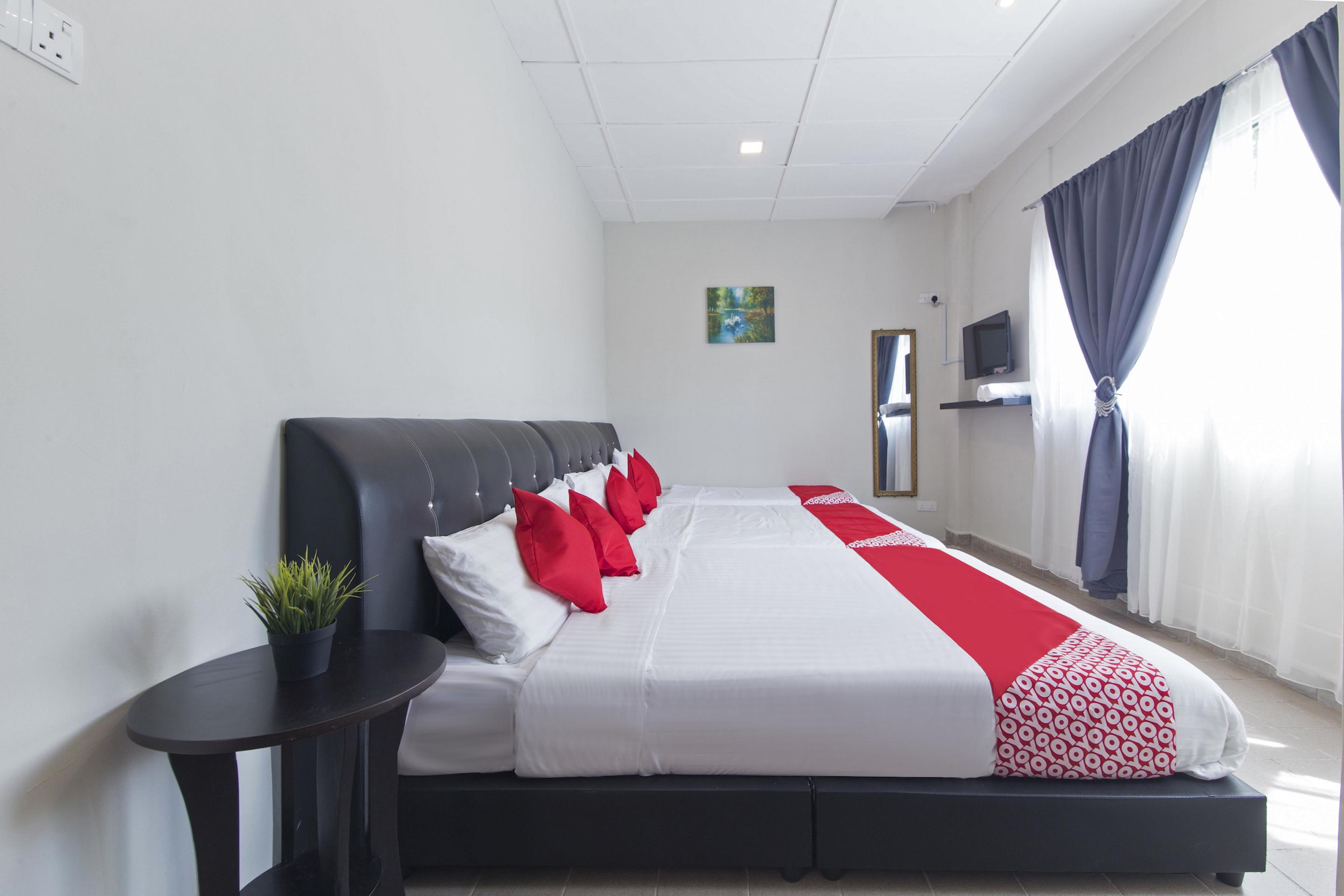 Oyo 717 Mr J Hotel Wakaf Che Yeh 2 Ngoại thất bức ảnh