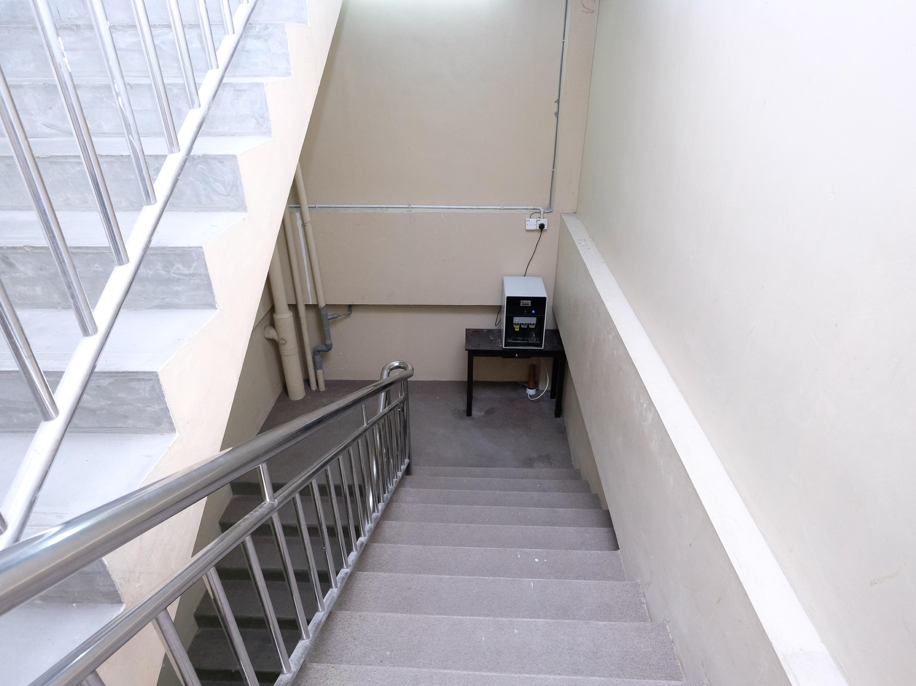 Oyo 717 Mr J Hotel Wakaf Che Yeh 2 Ngoại thất bức ảnh