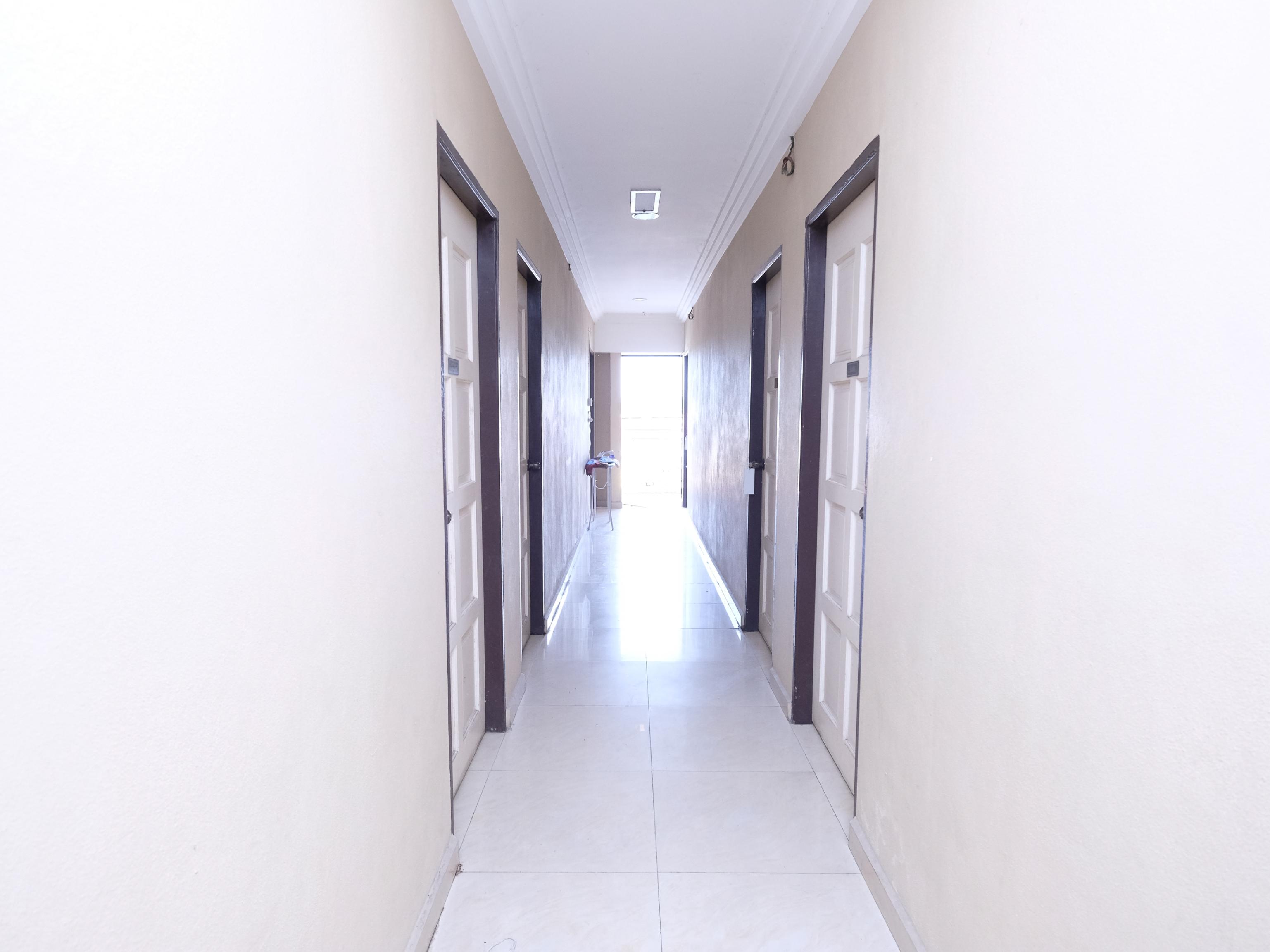 Oyo 717 Mr J Hotel Wakaf Che Yeh 2 Ngoại thất bức ảnh