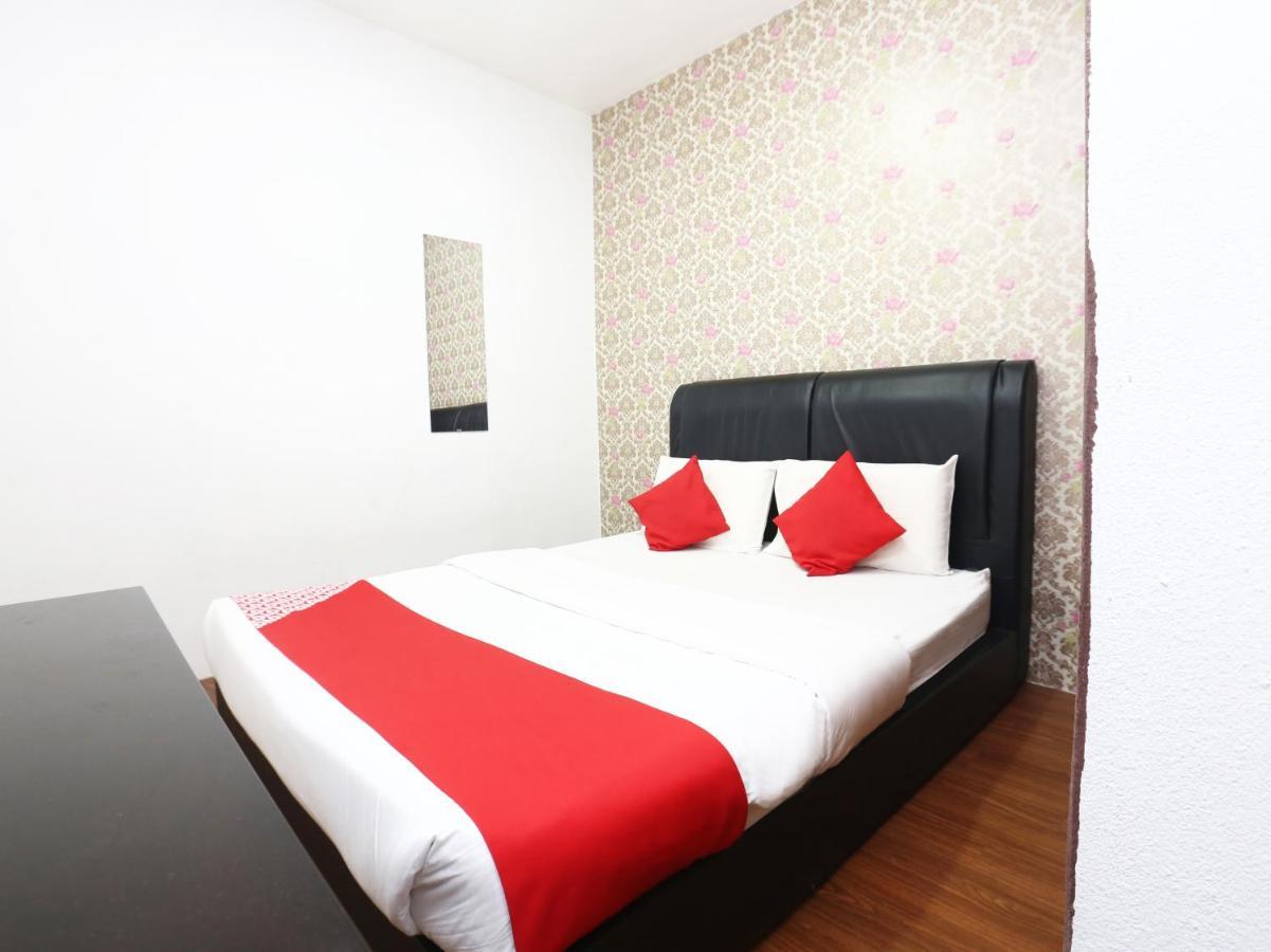 Oyo 717 Mr J Hotel Wakaf Che Yeh 2 Ngoại thất bức ảnh