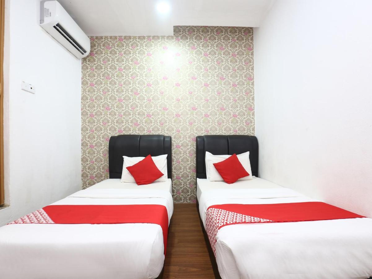 Oyo 717 Mr J Hotel Wakaf Che Yeh 2 Ngoại thất bức ảnh