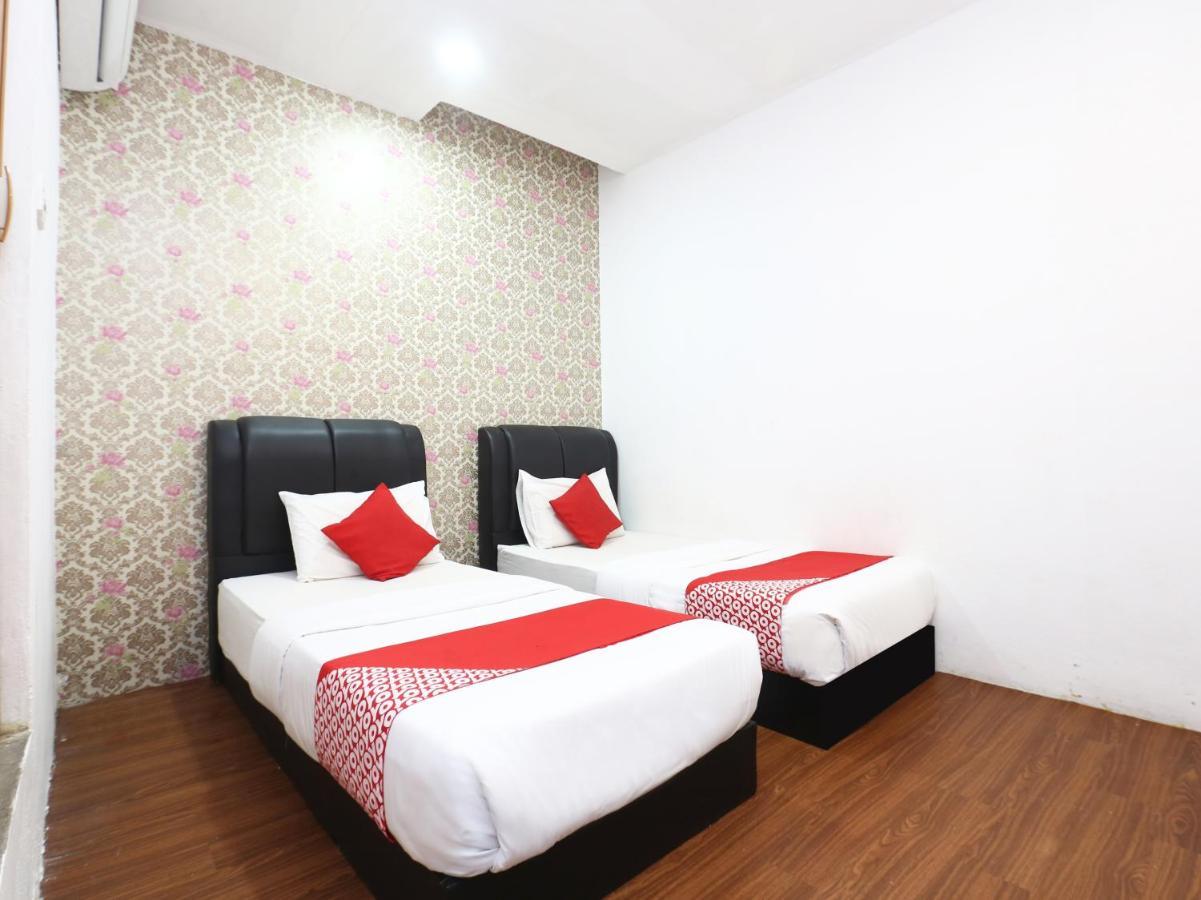 Oyo 717 Mr J Hotel Wakaf Che Yeh 2 Ngoại thất bức ảnh