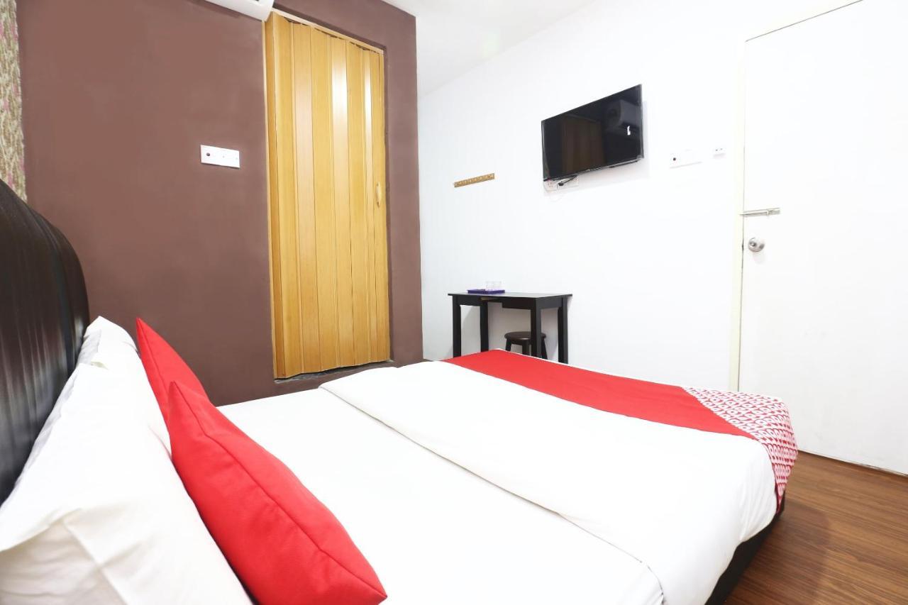 Oyo 717 Mr J Hotel Wakaf Che Yeh 2 Ngoại thất bức ảnh