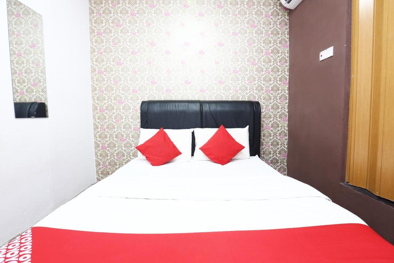 Oyo 717 Mr J Hotel Wakaf Che Yeh 2 Ngoại thất bức ảnh