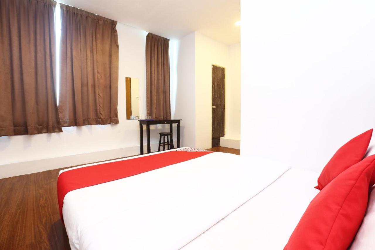 Oyo 717 Mr J Hotel Wakaf Che Yeh 2 Ngoại thất bức ảnh
