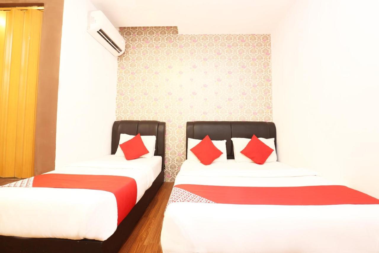 Oyo 717 Mr J Hotel Wakaf Che Yeh 2 Ngoại thất bức ảnh